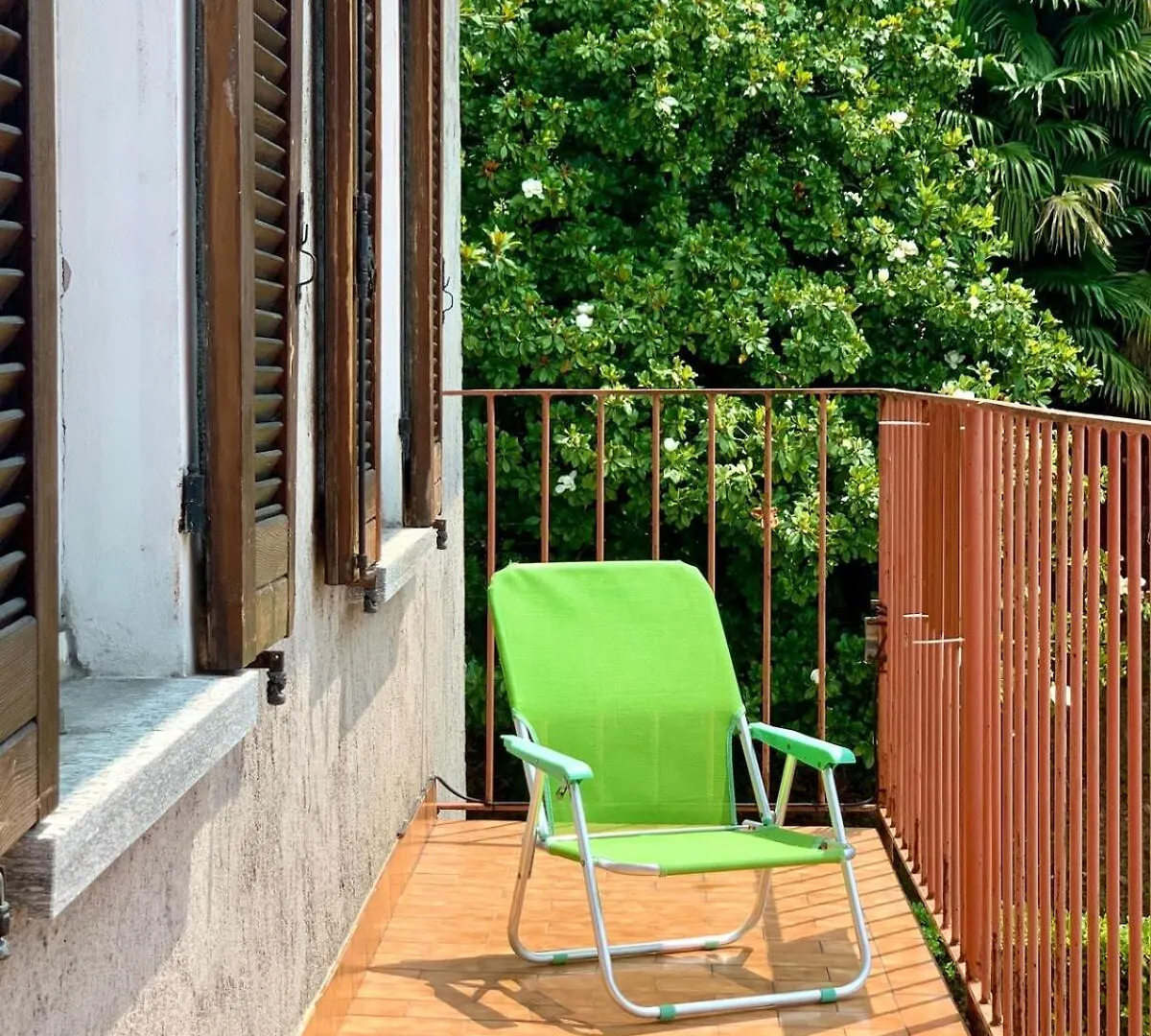 Apartament Appartamento Sinner Luino